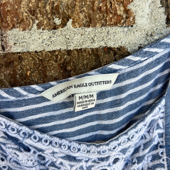American Eagle Blue Striped Eyelet Blouse Cropped Lace Detail Size Medium - Picture 4 of 6